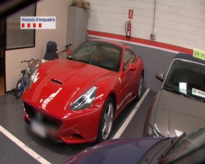 Uno de los coches robados por la organización criminal