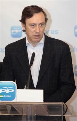 Hernando, en rueda de prensa en Almería