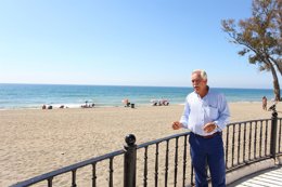 El concejal de Playas de Marbella en San Pedro Alcántara