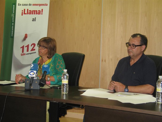 Purificación Gálvez durante su visita al centro provincial del 112