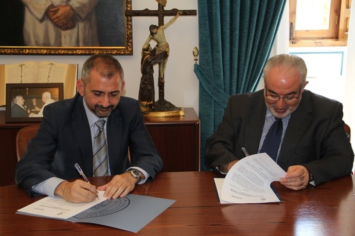 Mendoza y Cavero firman el acuerdo