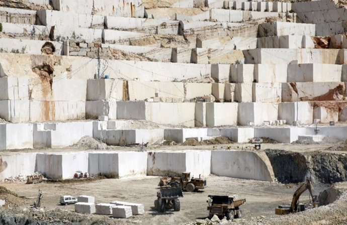 Cantera de mármol en la Sierra de la Puerta, en Cehegín