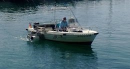 Embarcación de limpieza de costas