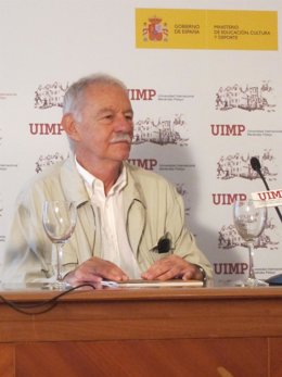 Eduardo Mendoza en la UIMP