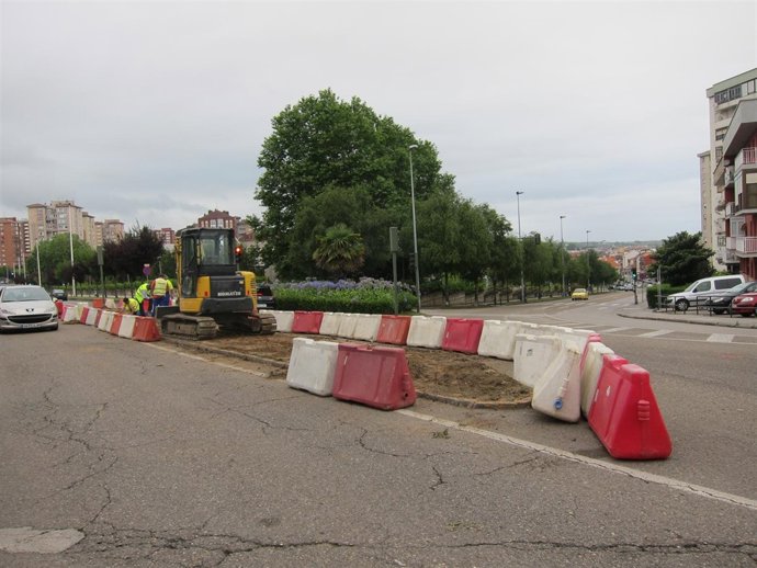 Obras de la rotonda de Emilio Díaz Caneja