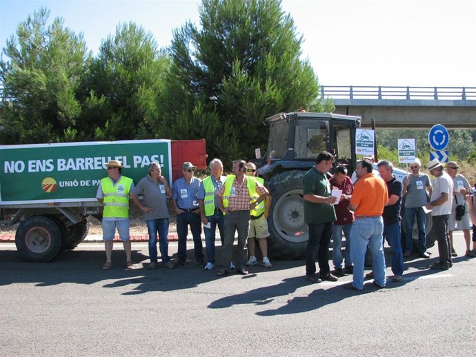 Concentración de Unió de Pagesos en Vilanova del Camí