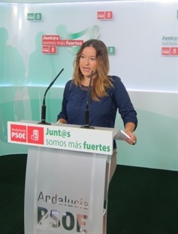 La secretaria de Política Institucional del PSOE-A, Verónica Pérez