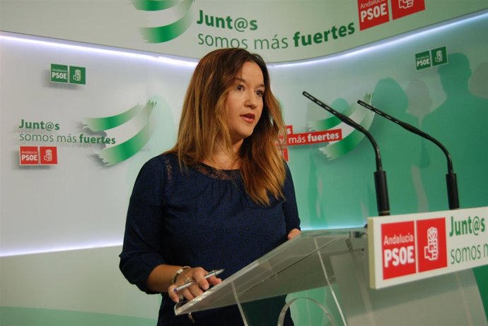 La secretaria de Política Institucional del PSOE-A, Verónica Pérez
