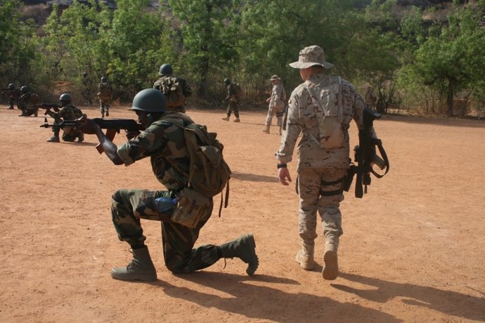 Militares españoles forman a militares malienses