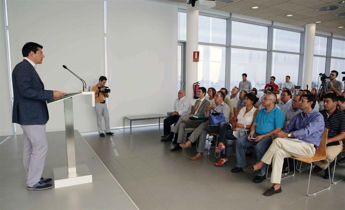 Francisco Oblaré con alcaldes 