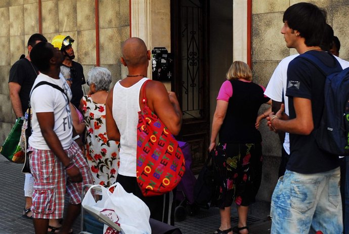 Los vecinos desalojados han recogido esta mañana sus enseres