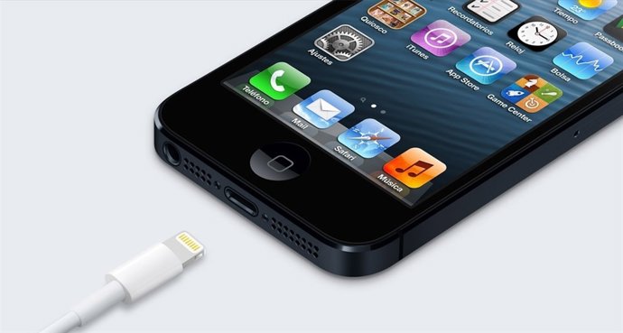 IPhone 5 y cargador