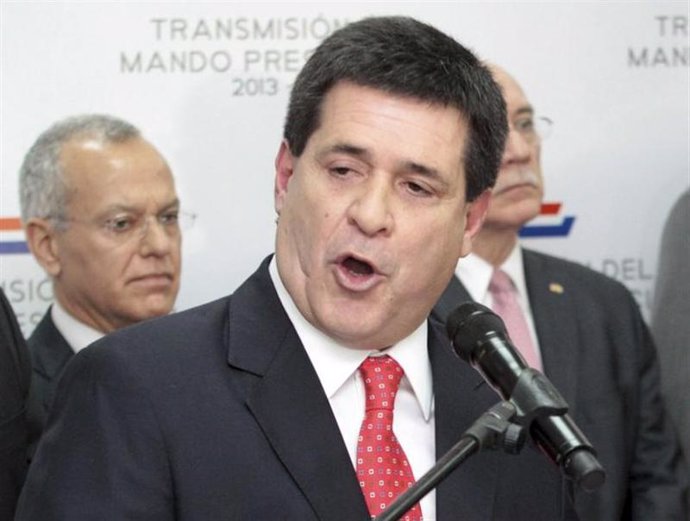 El presidente electo de Paraguay Horacio Cartes emite declaraciones durante una 