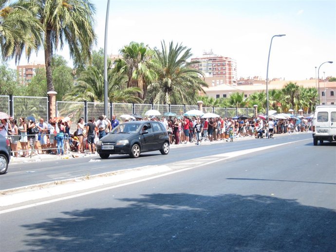 Colas junto al Pabellón Moisés Ruiz para el casting en la capital