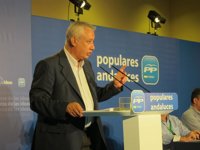 Bárcenas.- Arenas arriba en cotxe a l'Audiència Nacional, entre crits de "xoriço" i "pocavergonya"