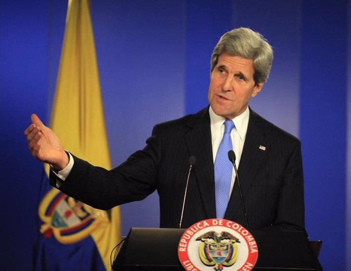 El secretario de Estado estadounidense, John Kerry, emite declaraciones durante 