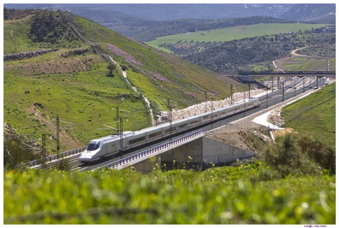 Tren AVE Málaga-MAdrid turismo ferroviario vías ferrocarril