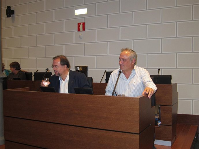 Bizén Fuster  Y José Ángel Miramón En El Pleno De La DPZ