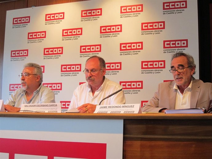 Los integrantes de la Federación de Sanidad de CC.OO en la rueda de prensa