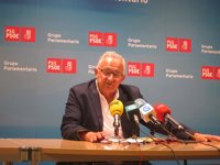 El PSOE critica que la Xunta no medie para parar la huelga de bomberos y cree que los recortes "inciden en la seguridad"