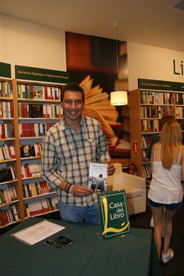 Presentación de 'Conversaciones con Hugo', de Javier Lobo