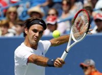 Federer retorna con una trabajada victoria ante Kohlschreiber