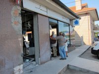 Reabre la oficina de Novagalicia dañada por la explosión de un artefacto