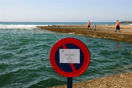 Prohibición del baño en Castillo del Romeral