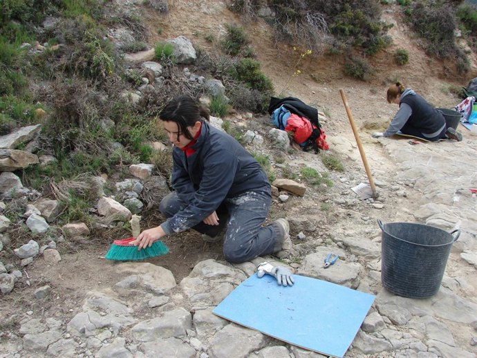 Alumnos de la Escuela Taller de Paleontología