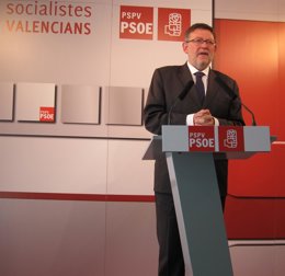 Ximo Puig durante la rueda de prensa