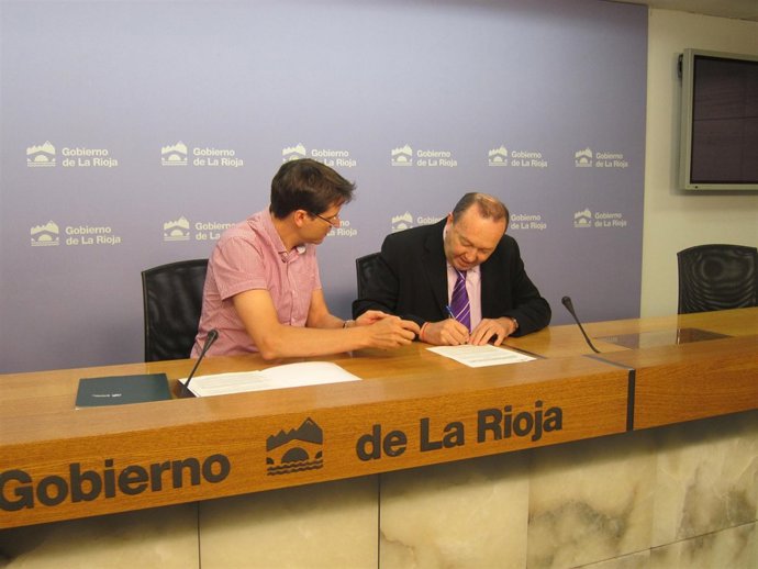 Gonzalo Capellán y José Luis Sanz firman el convenio destinado a La Albotea