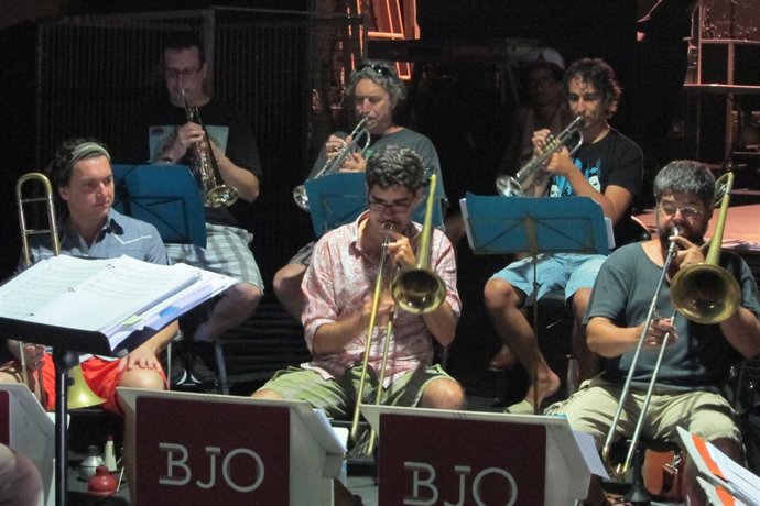 Ensayo de la Barcelona Jazz Orquestra en la Sala Apolo de Barcelona