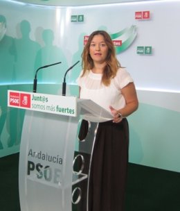 La secretaria de Política Institucional del PSOE-A, Verónica Pérez