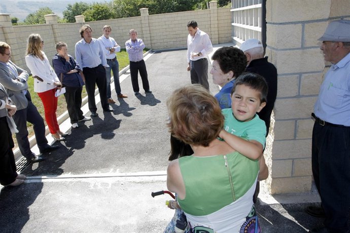  El Consejero De Obras Públicas En El Cementerio De Rioseco
