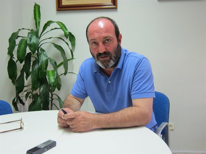 El coordinador provincial de IULV-CA en Huelva, Pedro Jiménez.