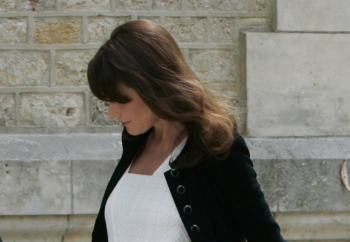 Un desequilibrado mental se cuela en casa de Carla Bruni