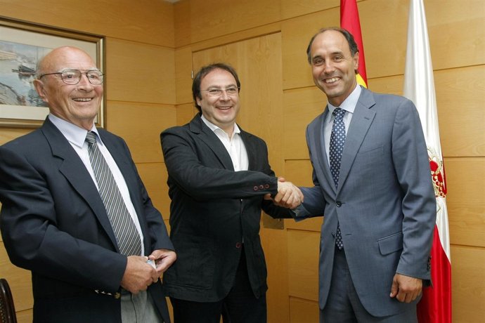 Diego recibe al presidente del Centro Montañés de Buenos Aires