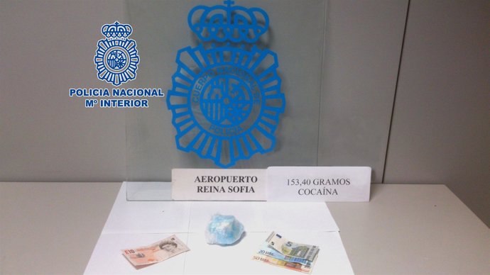 Material incautado en el Aeropuerto Reina Sofía (Tenerife)