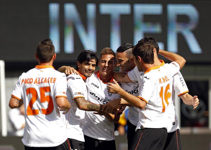 El Valencia somete al Inter de Milan para comenzar a olvidar a Soldado