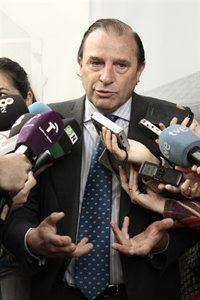 Martínez-Pujalte: "Que Rubalcaba hable de verdad, es como que Berlusconi hable de castidad"