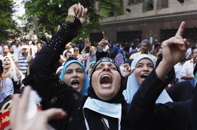 Partidarios de Mursi protestan en El Cairo en el 'Viernes de la Ira'