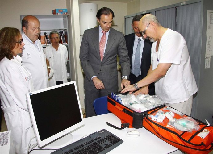 Llombart visita un centro de salud