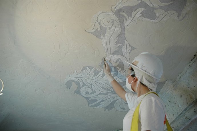 Esgrafiados recuperados en Catí por técnicos de la Luz de las Imágenes.