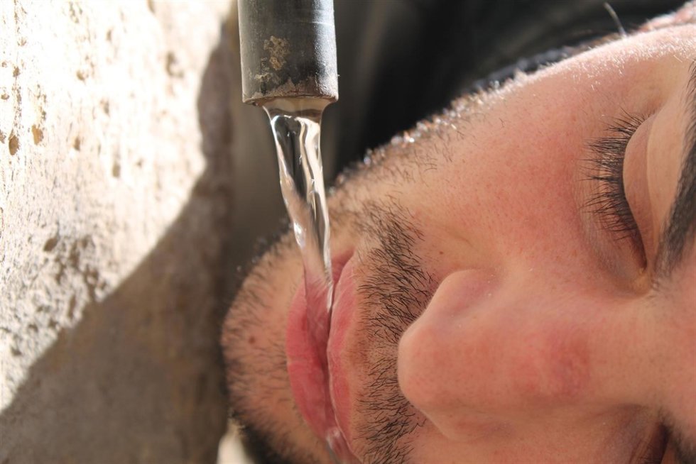 AGUA, BEBER