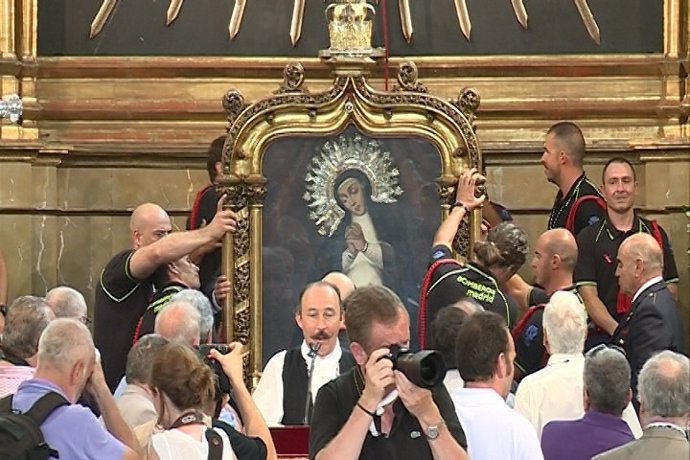 Bomberos rinden homenaje a la Virgen de la Paloma