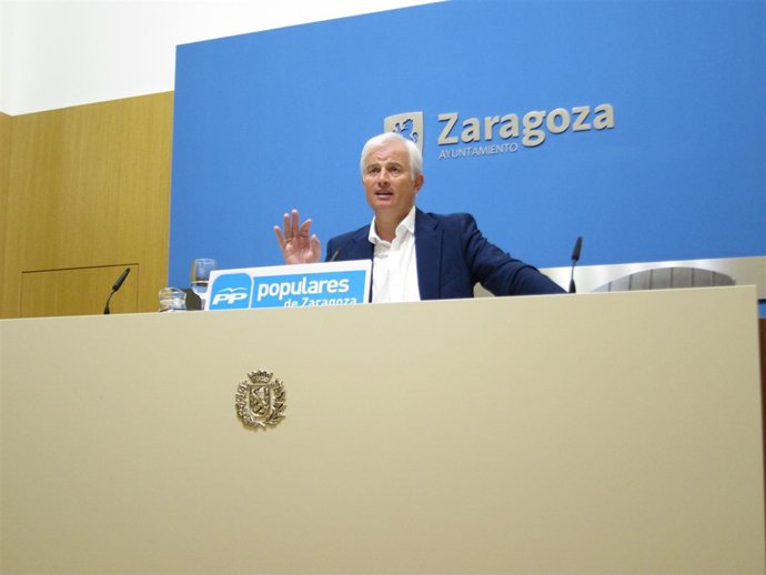 El portavoz del PP en el Ayuntamiento de Zaragoza, Eloy Suárez