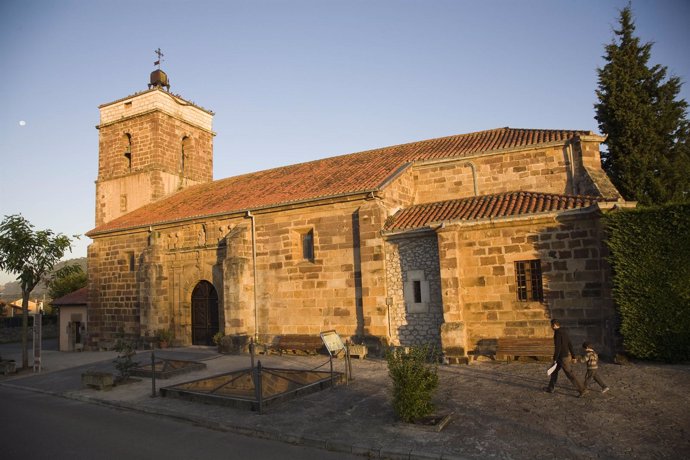 Iglesia y necrópolis Camargo