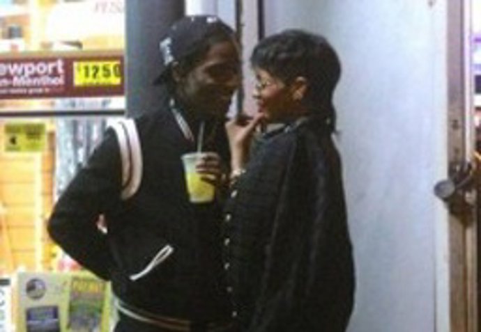 Rihanna con su nuevo ligue de verano