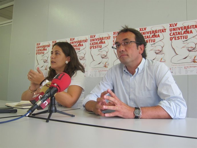 La presidenta de la juventudes de CDC, Marta Pascal, y el dirigente Josep Rull.