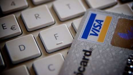 Teclado De Ordenador Y Tarjeta Visa